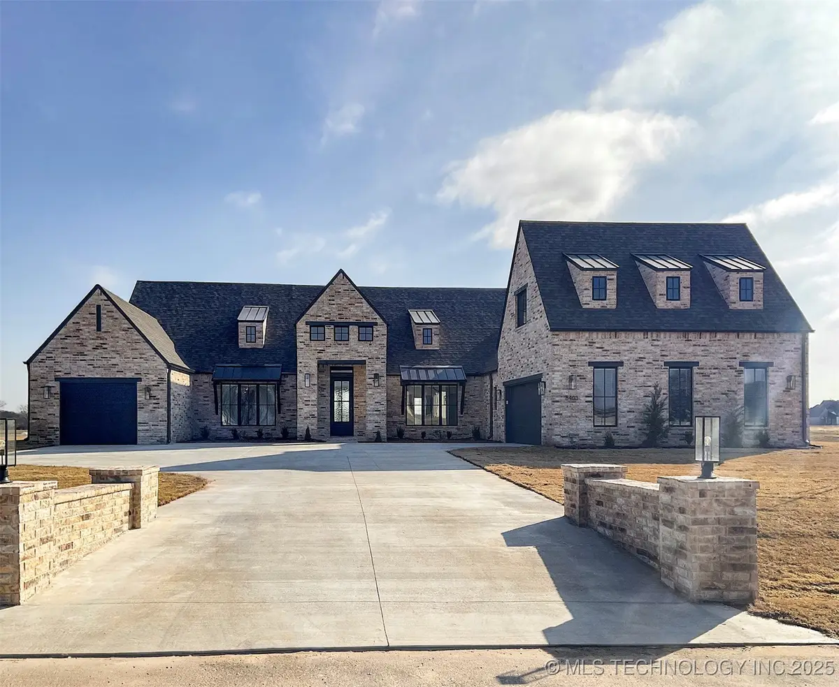 8403 S Timber Wolf Drive, Broken Arrow, OK 74014 - Image #1