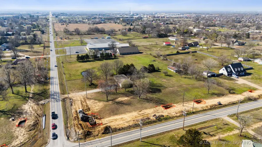 10524 N 129th Avenue E, Owasso, OK 74055 - Image #2