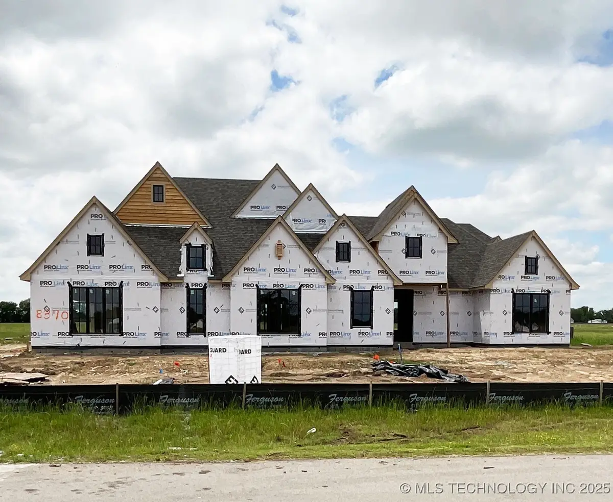 8370 S Wolf Creek Avenue, Broken Arrow, OK 74014 - Image #1