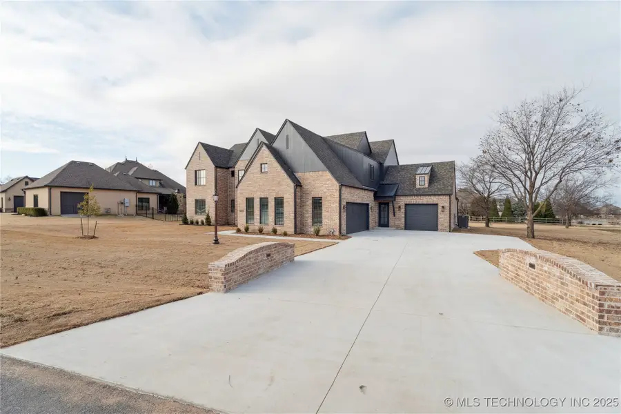 6322 N Wildwood Lane, Owasso, OK 74055 - Image #2