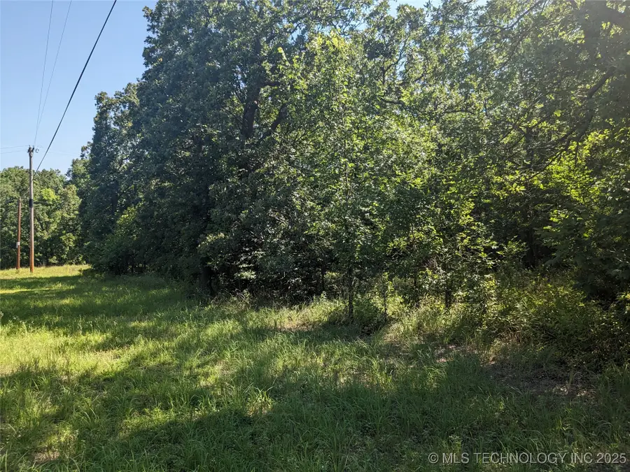 7487 N Oakcliff Drive, Tulsa, OK 74126 - Image #2