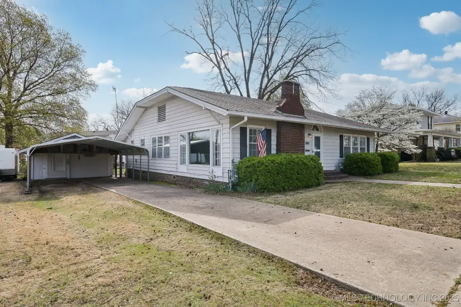 1225 S Delaware Avenue, Okmulgee, OK 74447 - Image #2