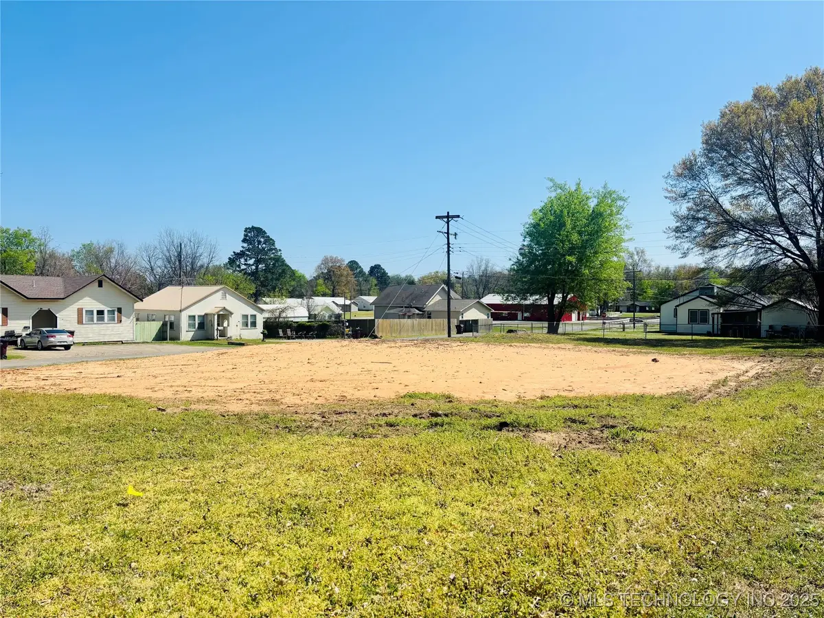 111 N 5th Street, Eufaula, OK 74432 - Image #1