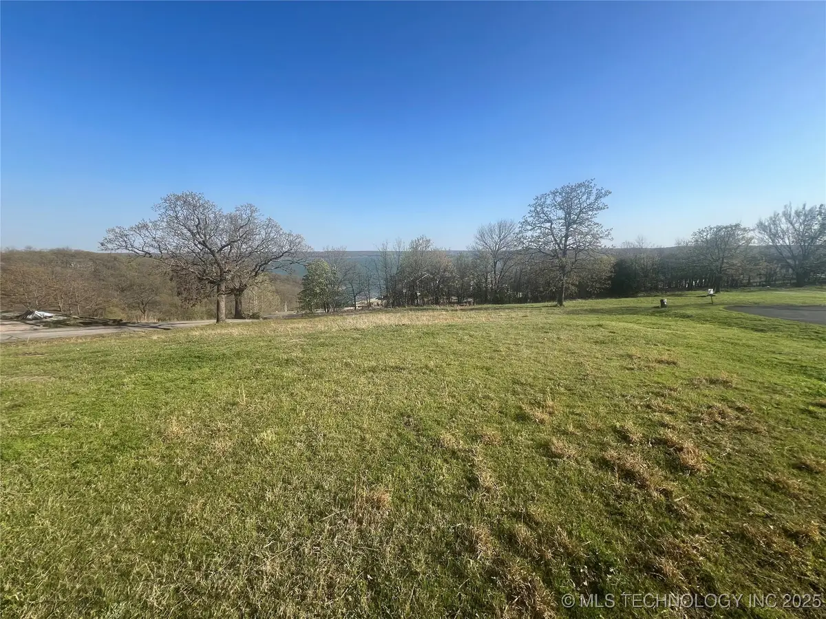 19 Armani Circle, Skiatook, OK 74070 - Image #1