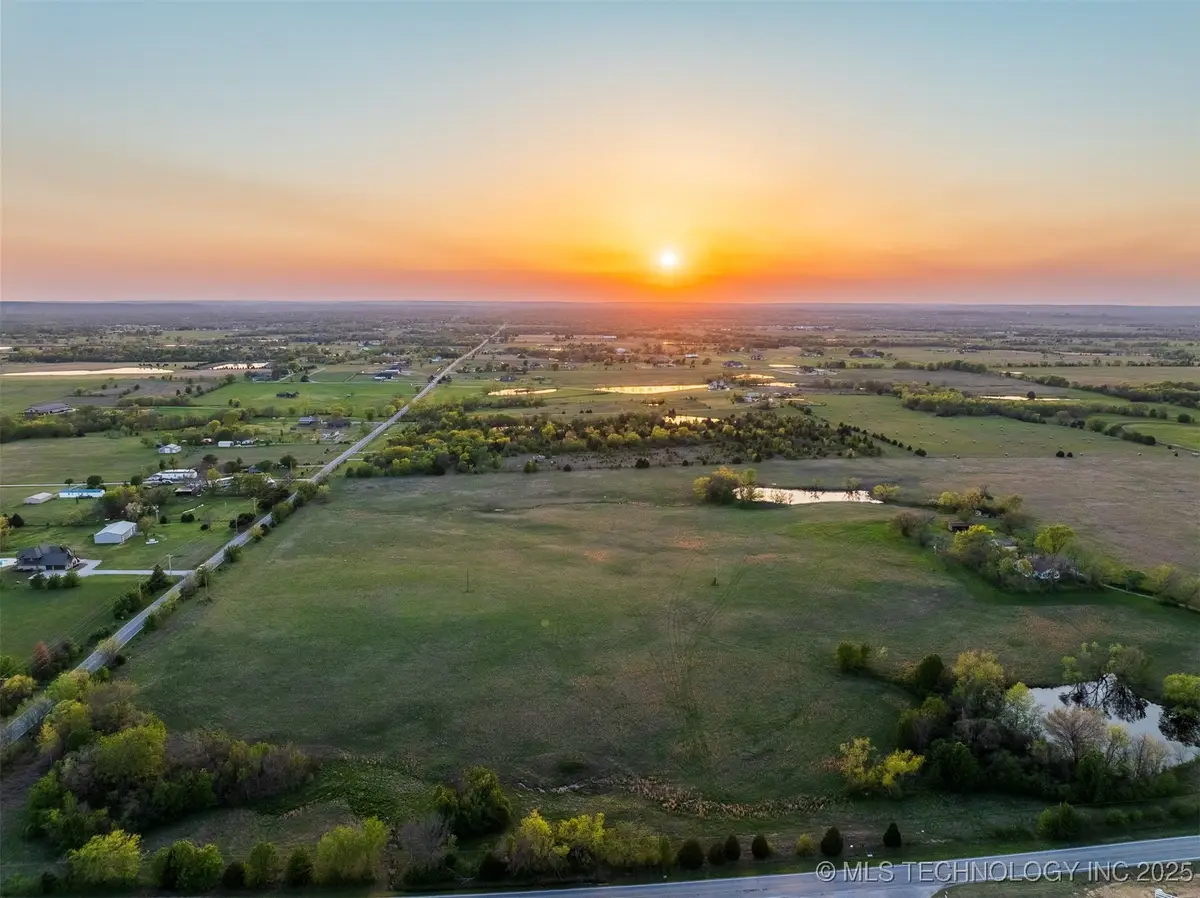 9 N Memorial Drive, Owasso, OK 74055 - Image #1