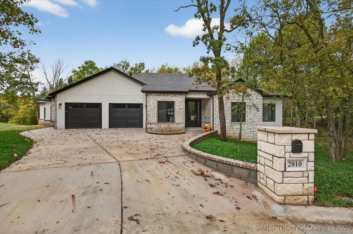 2010 Sheffield Lane, Bartlesville, OK 74006 - Image #1