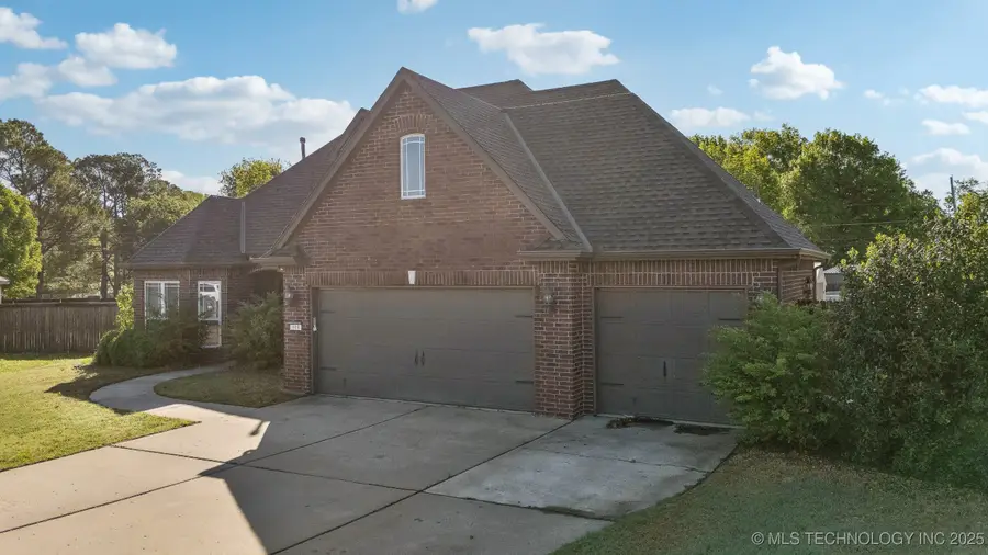 519 S 50th Place, Broken Arrow, OK 74014 - Image #2