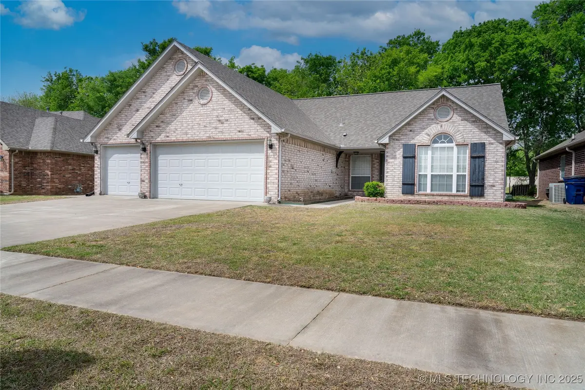7492 N 133rd East Avenue, Owasso, OK 74055 - Image #1