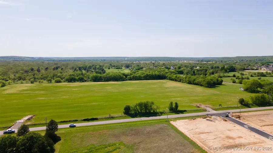 8 N Lenapah Street, Skiatook, OK 74070 - Image #2