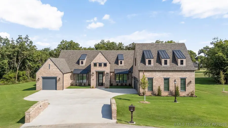 6568 N Blue Sage Drive, Owasso, OK 74055 - Image #2