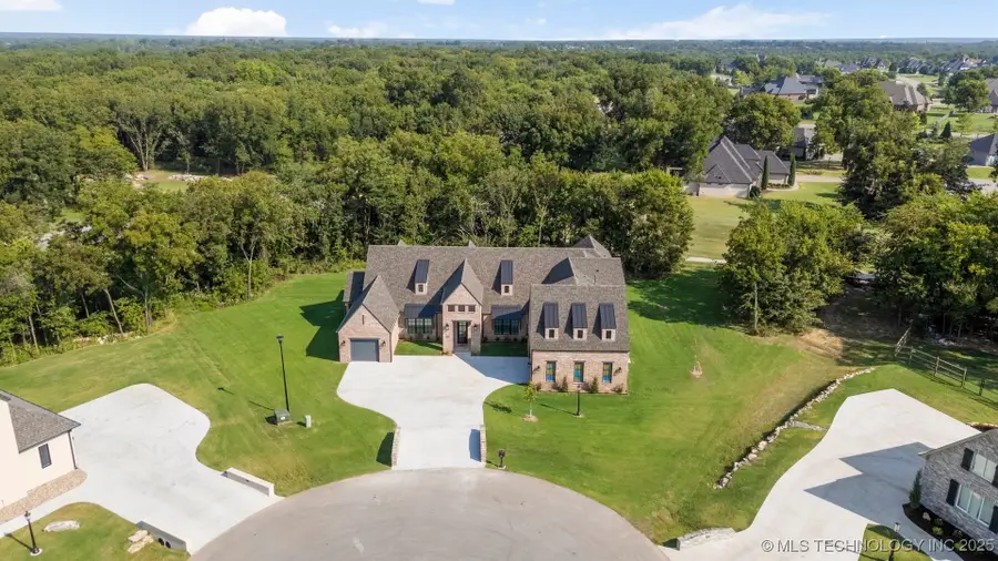 6568 N Blue Sage Drive, Owasso, OK 74055 - Image #3