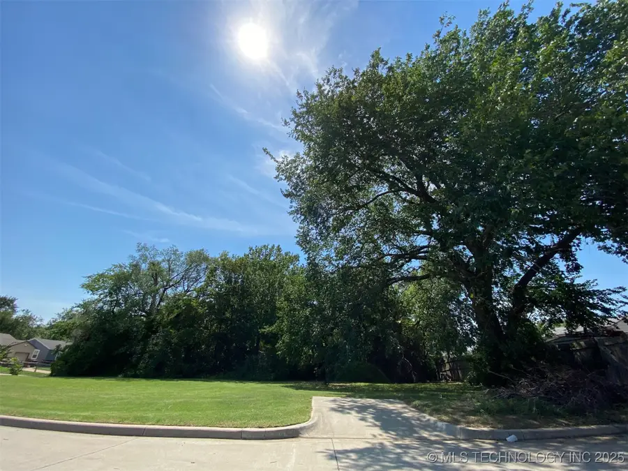 303 W 46th Place N, Tulsa, OK 74126 - Image #2