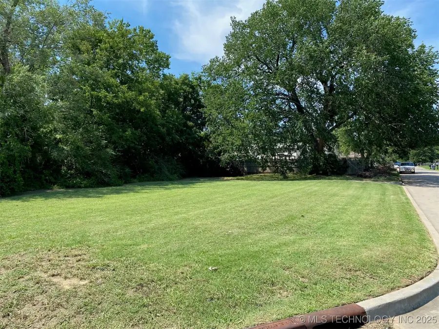 303 W 46th Place N, Tulsa, OK 74126 - Image #3