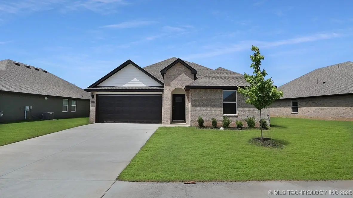 7233 E 155th Place S, Bixby, OK 74008 - Image #1