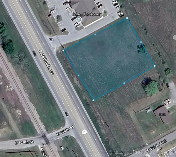 2 S State Highway 51 Highway, Coweta, OK 74429