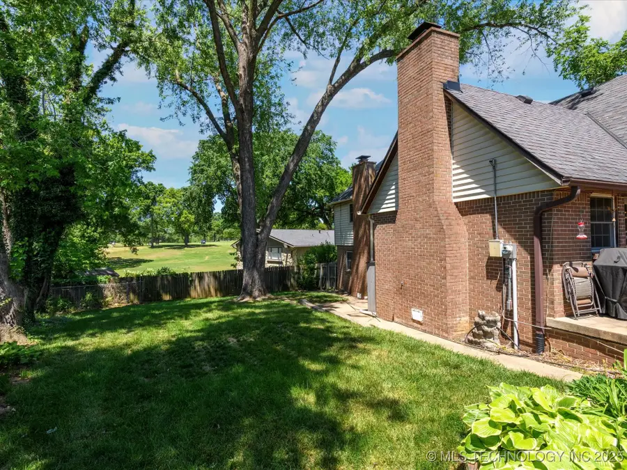 1811 Wayland Court, Bartlesville, OK 74006 - Image #3