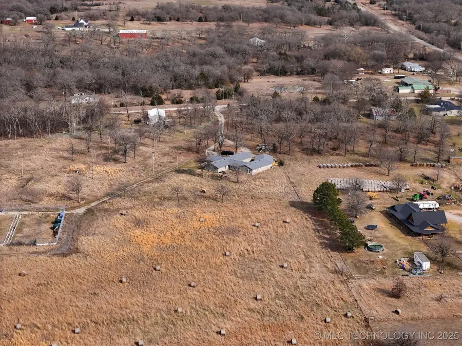 24833 S 200 Road, Henryetta, OK 74437 - Image #2