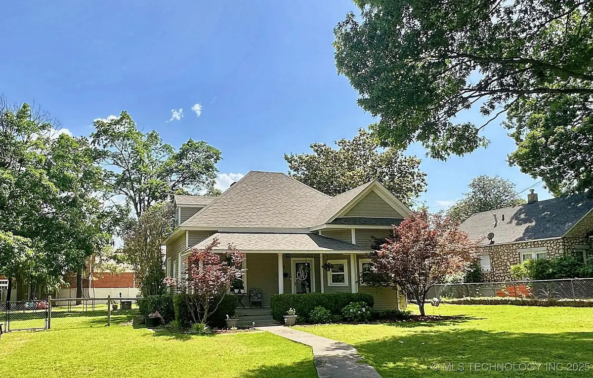 321 W Shawnee Street, Tahlequah, OK 74464 - #1