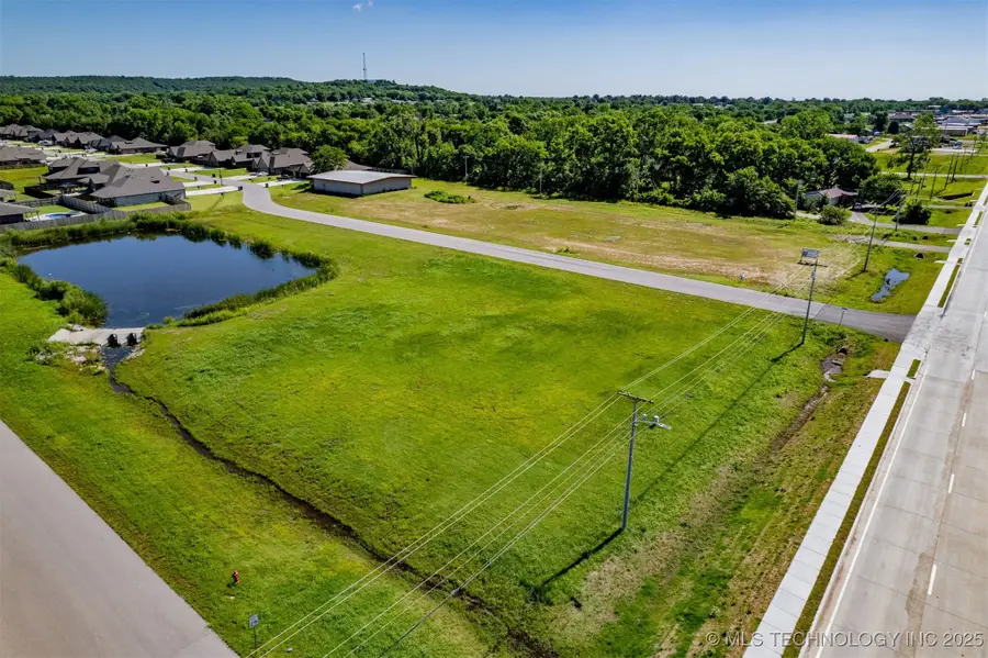 101 Castle Street, Skiatook, OK 74070 - Image #2