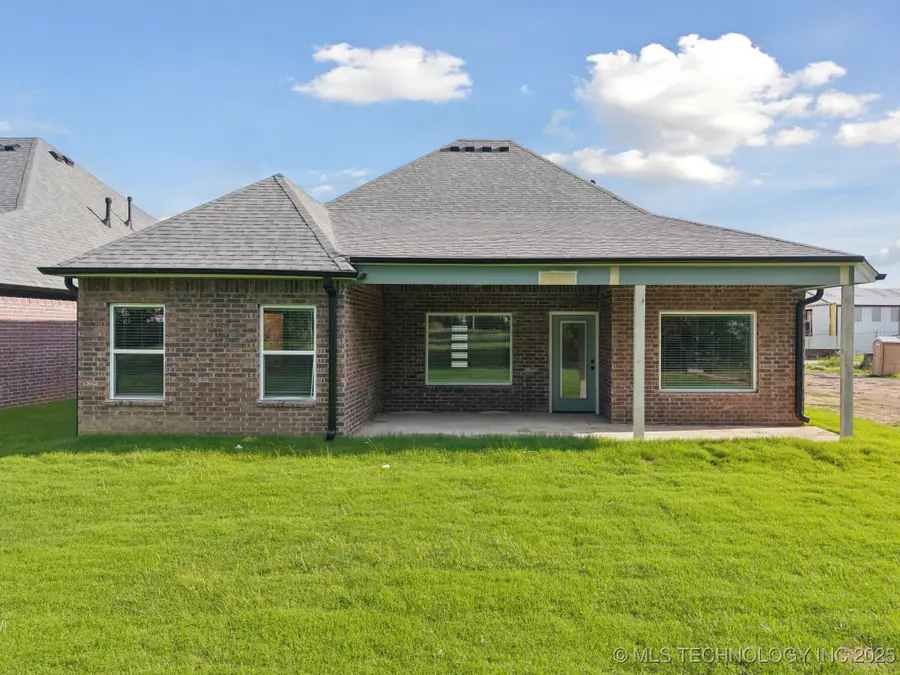 213 W Broadway Street, Owasso, OK 74055 - Image #2
