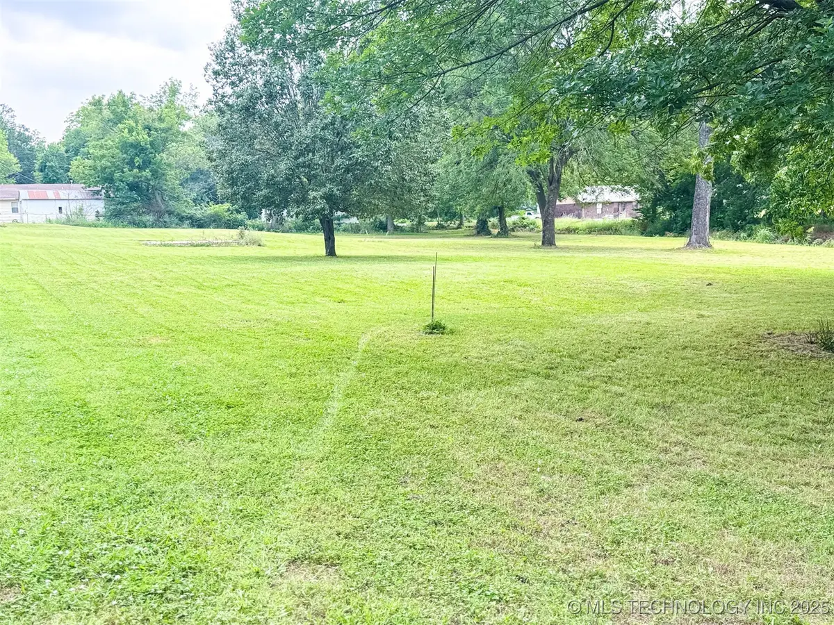 514 W Creek, Checotah, OK 74426 - Image #1