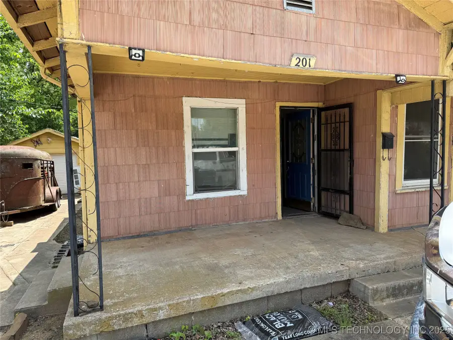 201 E Main Street, Henryetta, OK 74437 - Image #2