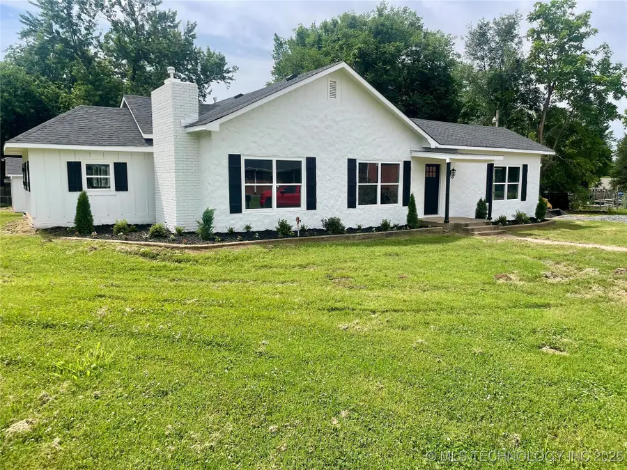 305 E Hickory Avenue, Fort Gibson, OK 74434 - Image #2