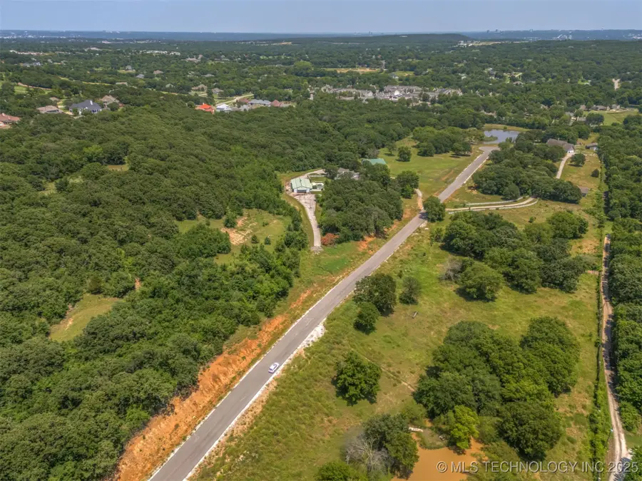 4680 Oak Timber Drive, Tulsa, OK 74131 - Image #2