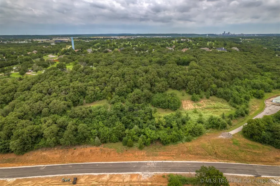 4663 Oak Timber Drive, Tulsa, OK 74131 - Image #2