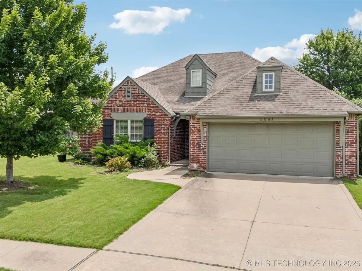 2505 S Willow Avenue, Broken Arrow, OK 74012 - Image #1