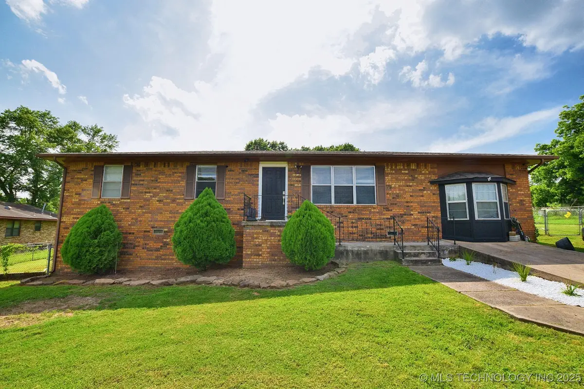 21887 Coffee Hollow Road, Tahlequah, OK 74464 - Image #1