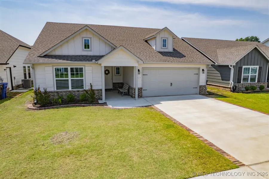 1813 E Van Buren Place, Broken Arrow, OK 74011 - Image #2