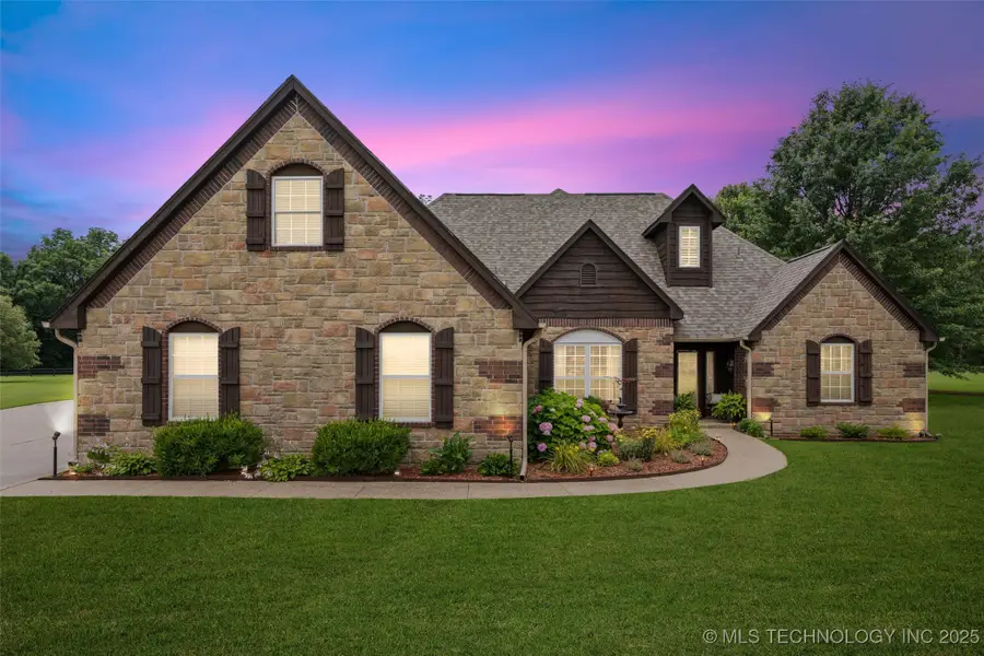 18 Longacre Drive, Ramona, OK 74061 - Image #2