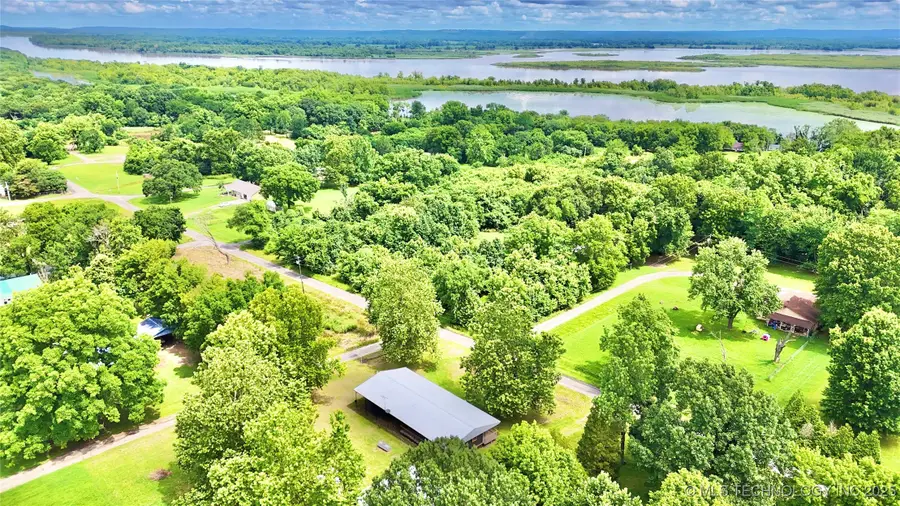 303 SE Grant Street, Tamaha, OK 74462 - Image #2