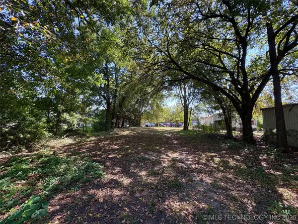 812 W 10th, Ada, OK 74820