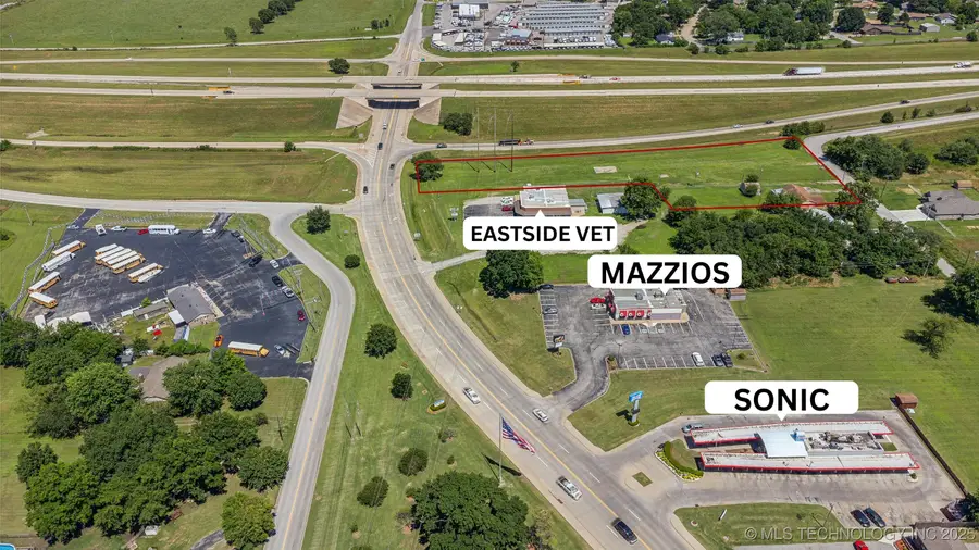 220 E Center Street S, Collinsville, OK 74021 - Image #2