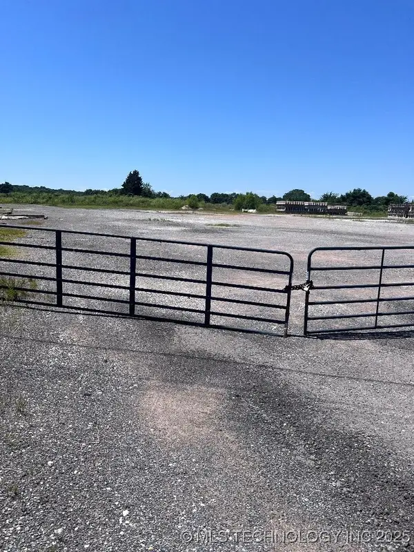 Old Hwy 69, Checotah, OK 74426