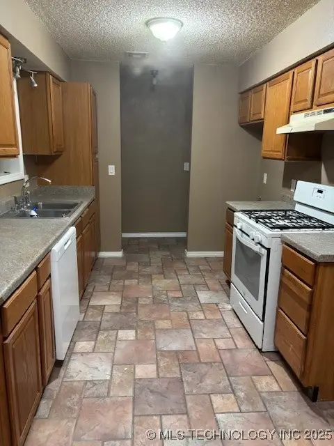 1210 W State Street N, Collinsville, OK 74021 - Image #2