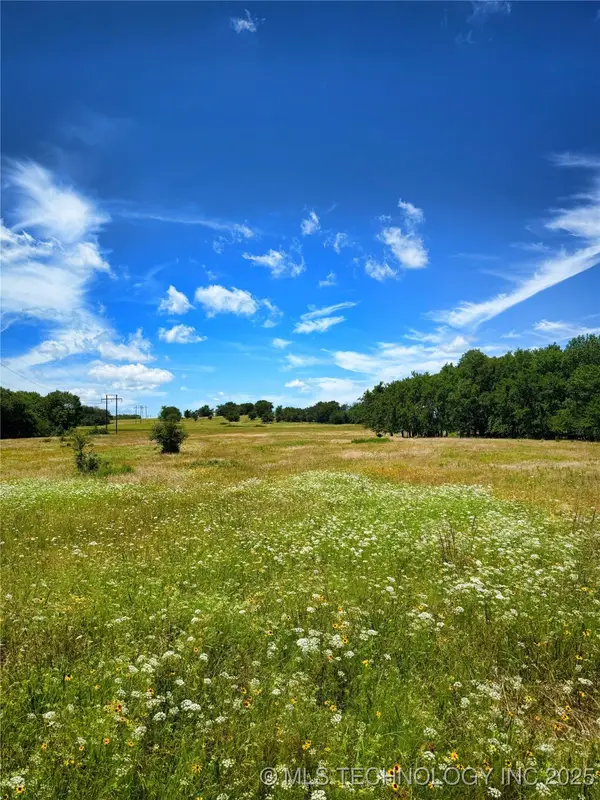 1065 Road, Hitchita, OK 74426