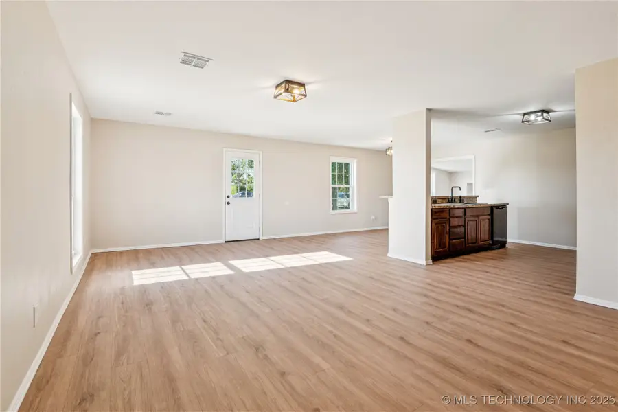 1915 S Lenapah Avenue, Skiatook, OK 74070 - Image #3