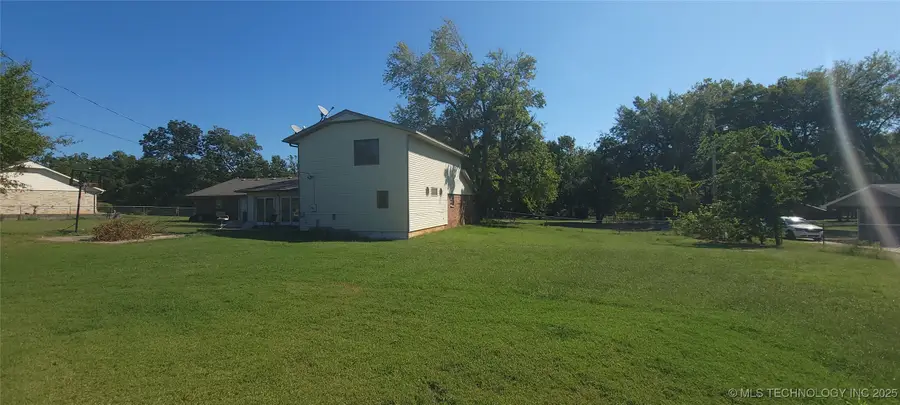 901 N Hopi Avenue, Chouteau, OK 74337 - Image #2