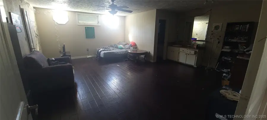 901 N Hopi Avenue, Chouteau, OK 74337 - Image #3