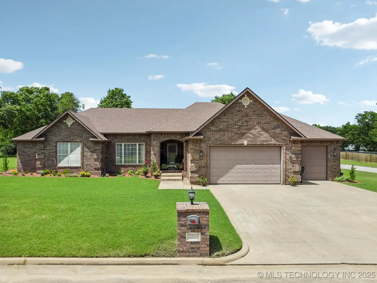 2207 Fieldstone Court, Okmulgee, OK 74447 - Image #1