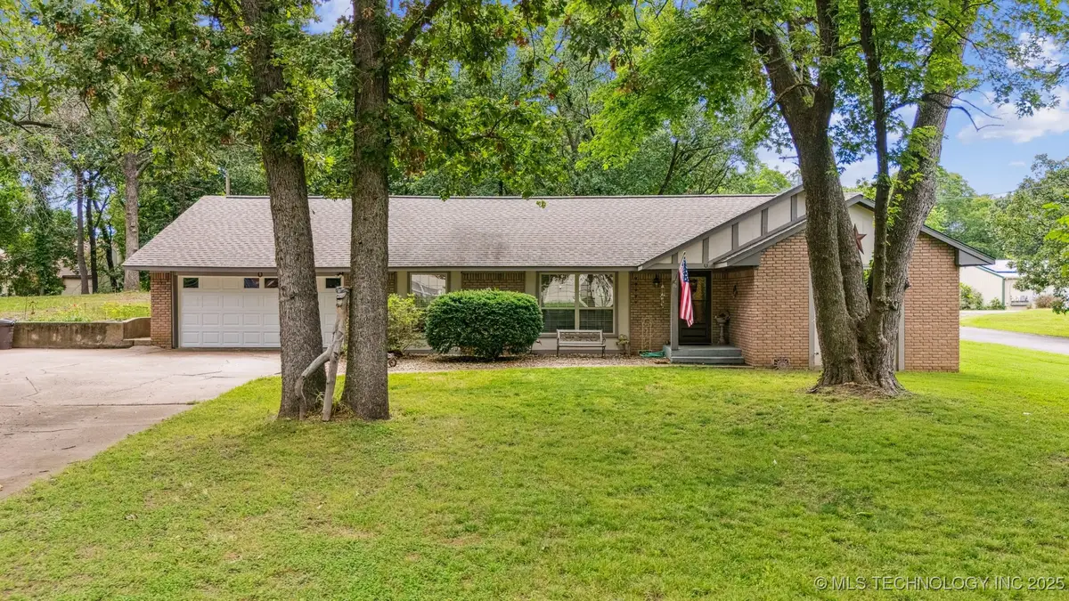 16 Big Bluff Street, Pryor, OK 74361 - Image #1
