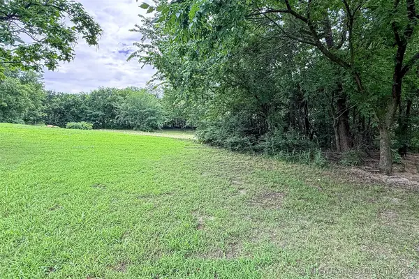 608 S Cherokee Street, Locust Grove, OK 74352