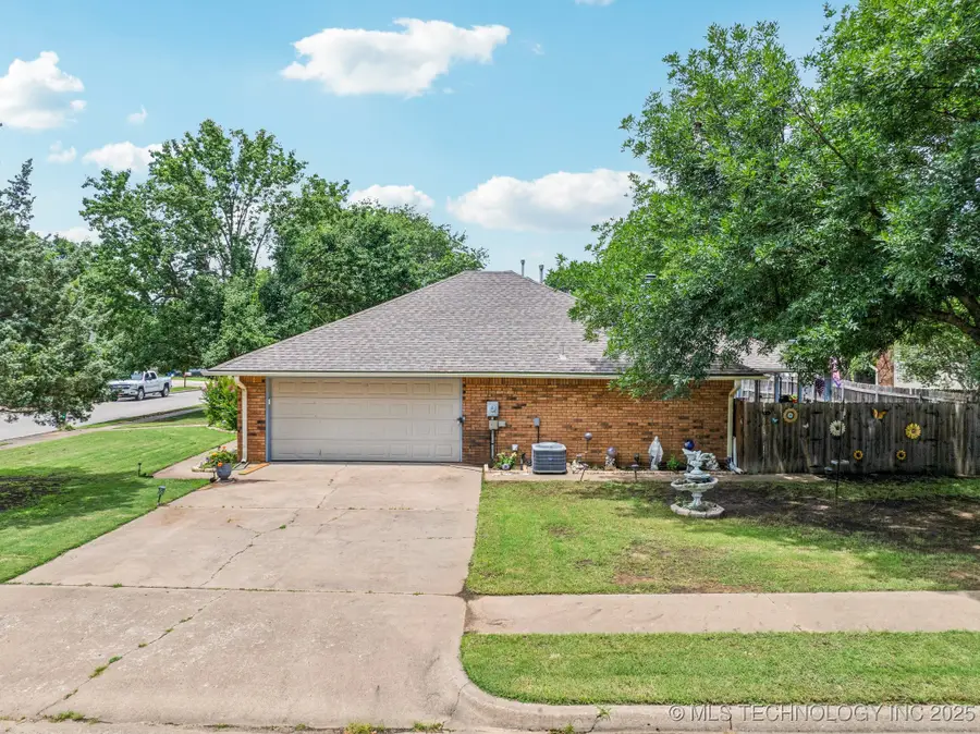 9901 N 107th East Avenue, Owasso, OK 74055 - #3