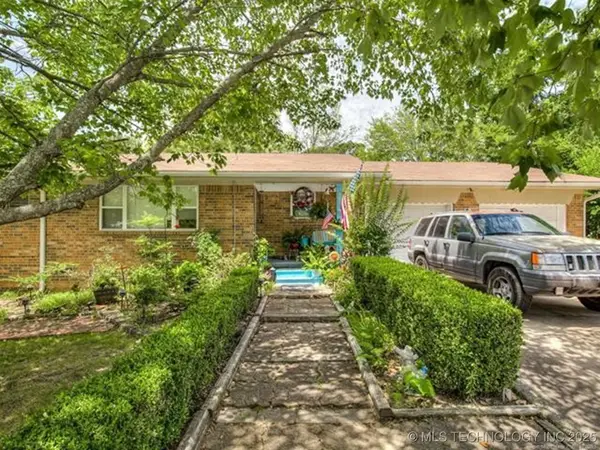 206 Lackey Drive, Eufaula, OK 74432