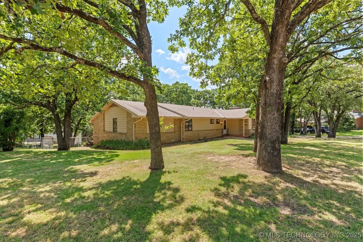 3321 Woodland Road, Bartlesville, OK 74006 - Image #1