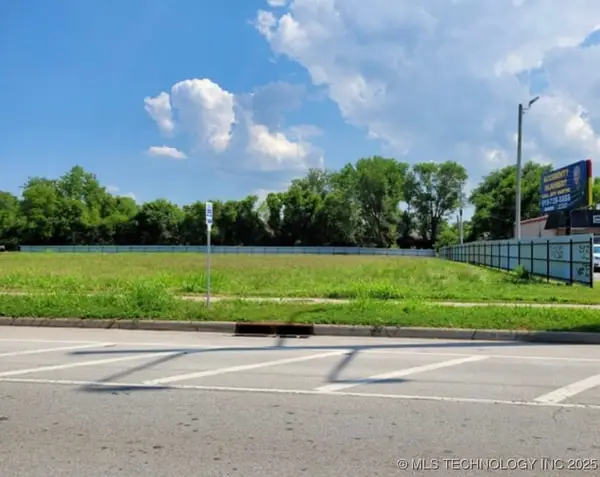 E 11th Street S, Tulsa, OK 74128