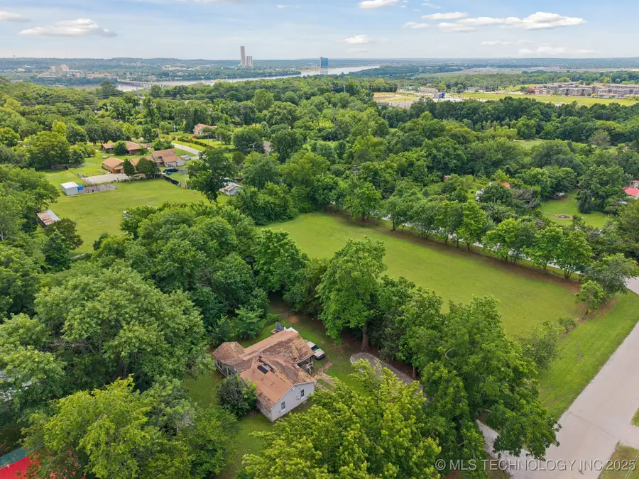 6715 S Houston Avenue, Tulsa, OK 74132 - #3